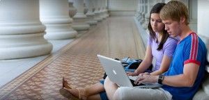 estudiantes beca de estudios en universidad